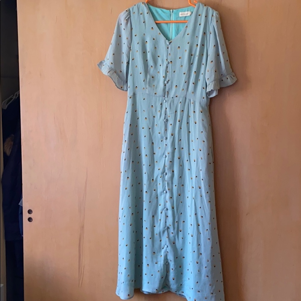 Dress with pockets